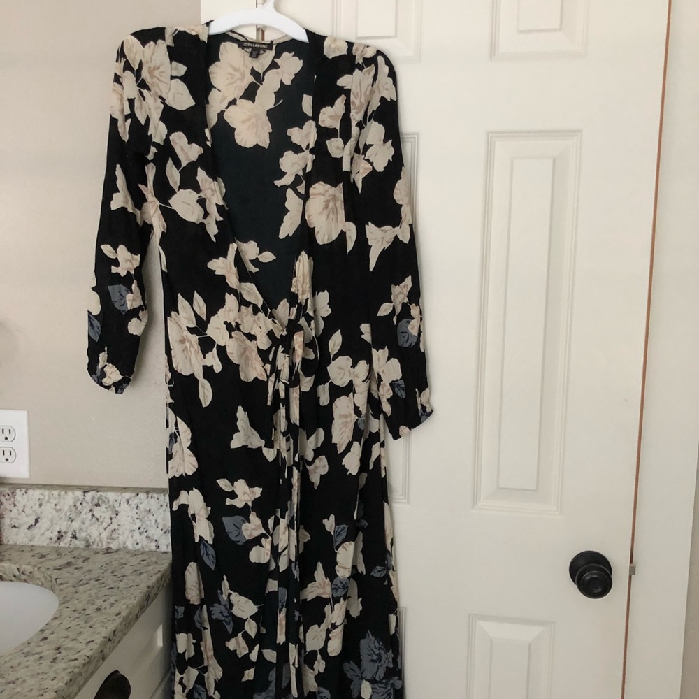 Billabong wrap around dress